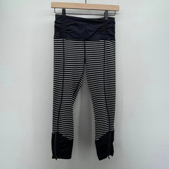 Lululemon Runday Crop 23" Leggings Womens 4 Blk/Wht Luxstreme Parallel Stripe - Picture 1 of 8